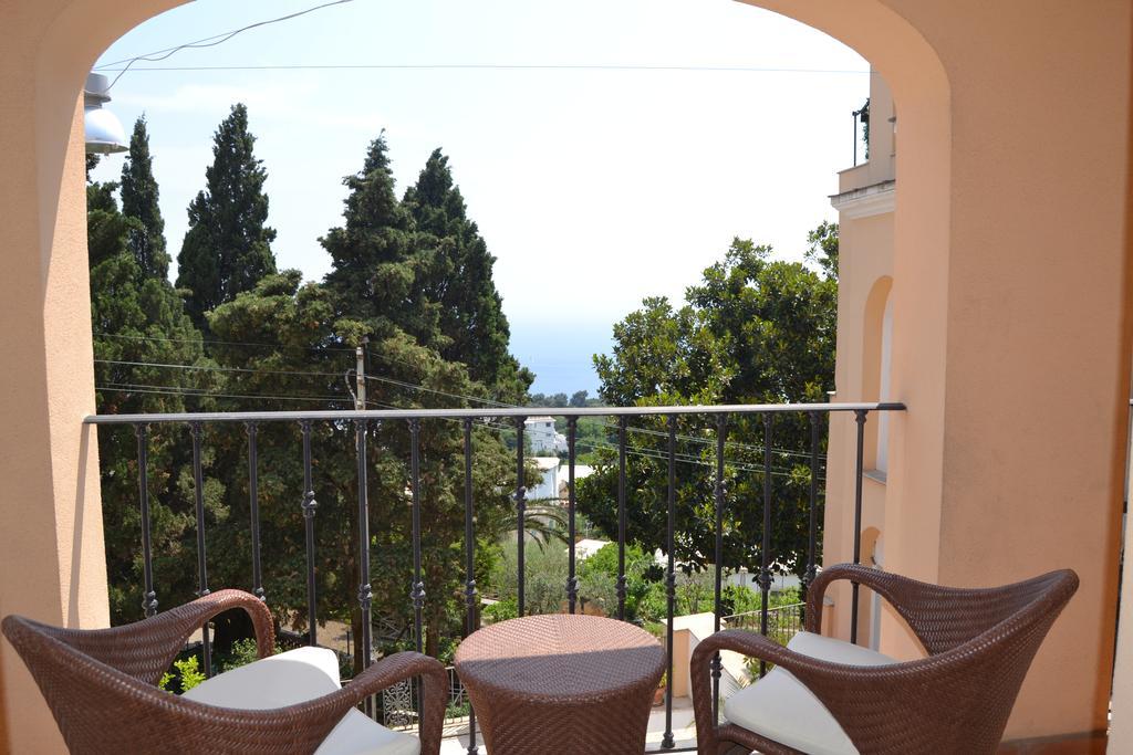 Capri Tiberio Palace Стая снимка